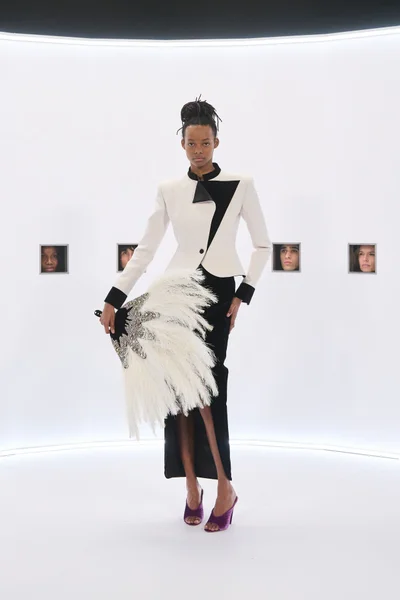 Look 27